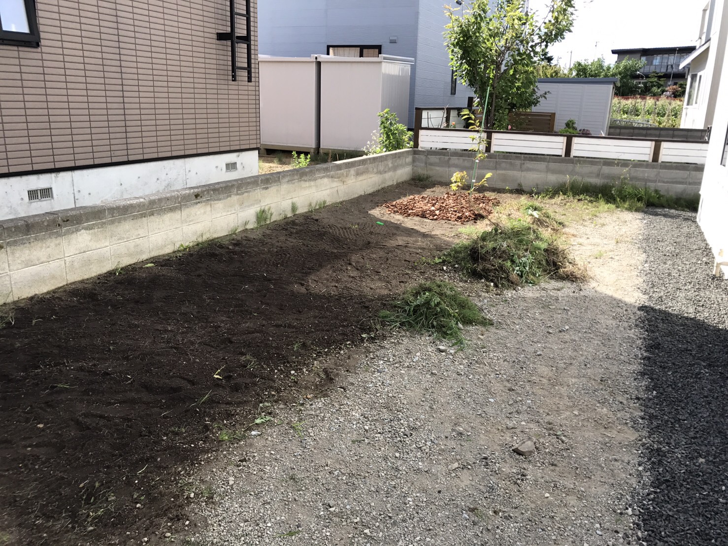 お庭のdiy 鈴木 ウッドチップを撒く 札幌の新築情報ブログ ラボ日記 インゾーネの家