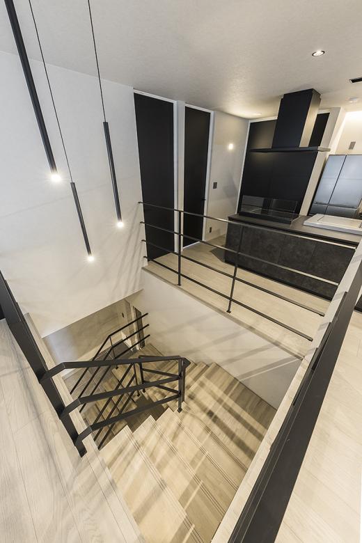 インゾーネの家 大人のモノトーンコーデが映えるかっこいい家。